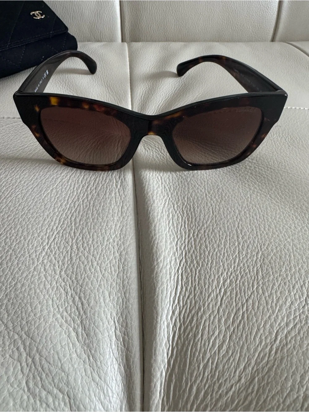 CHANEL Tortoiseshell Cat-Eye Sunglasses with Brown Lenses